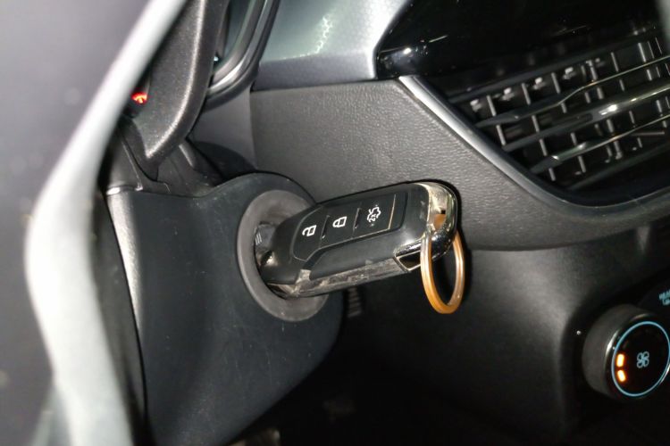 Ford Focus Active 2020 صورة سيارة #11