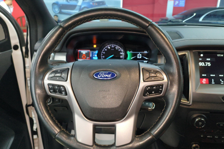 Ford Everest 2020 car image #11