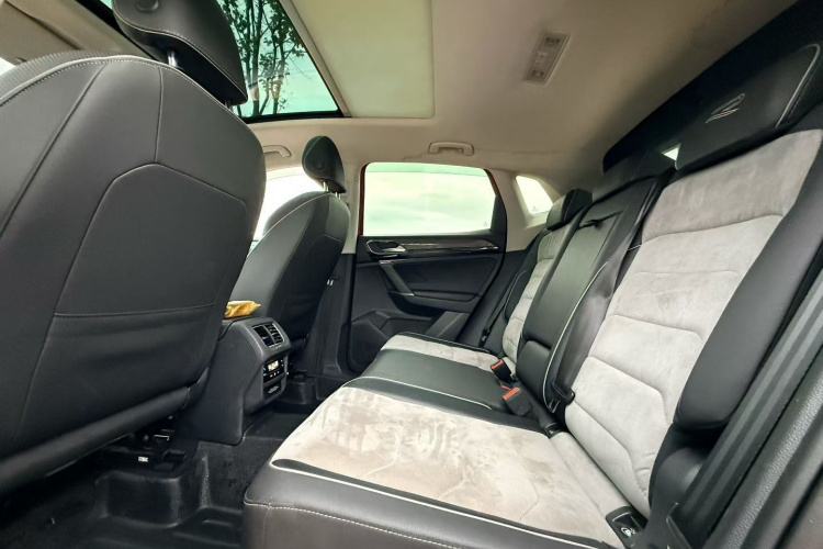 Volkswagen Tayron X 2021 car image #11