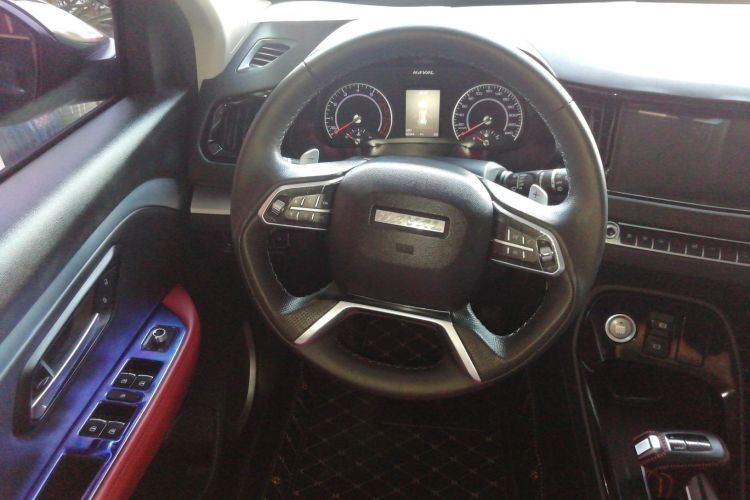 Haval H2s 2018 #11 Haval H2s 2018 car image #11