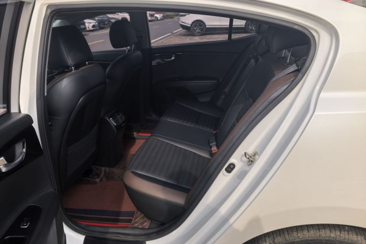 Kia K5 2019 imagen de coche #11