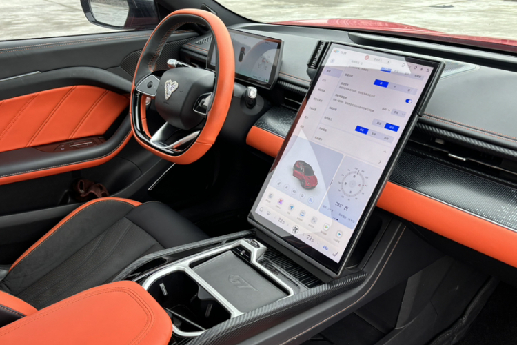 哪吒汽车 哪吒GT 2023 汽车图片 #11