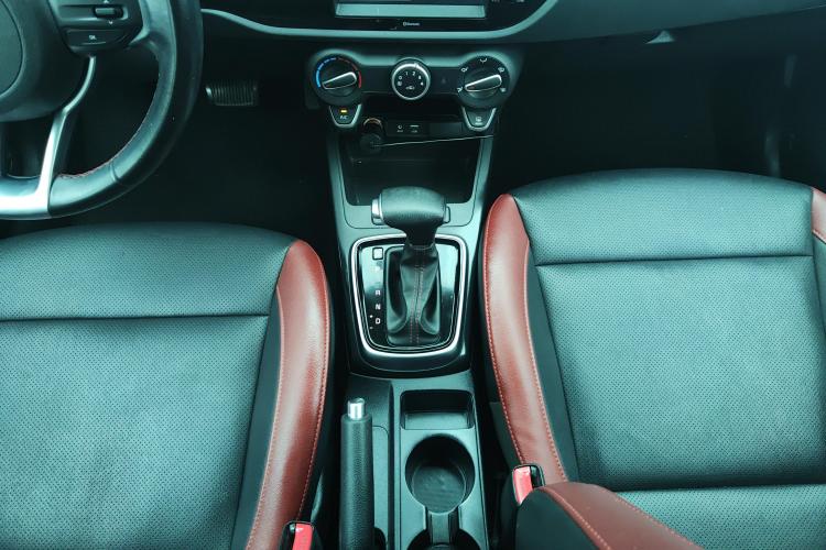 Kia Rio Cross 2019 صورة سيارة #11