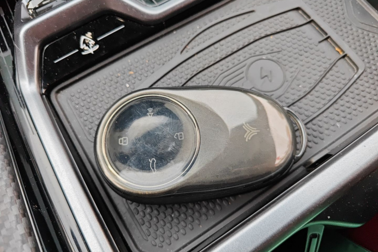 哪吒汽车 哪吒GT 2023 汽车图片 #11