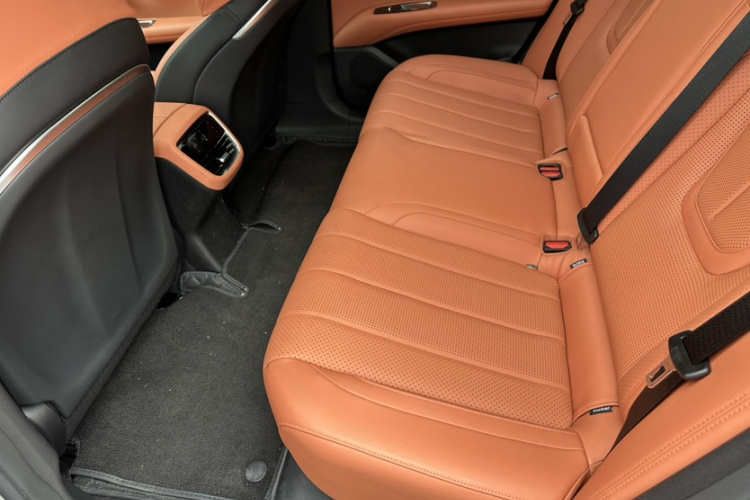 Deepal L07 2024 car image #11