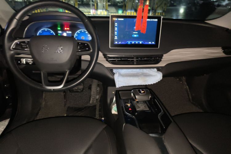 HongQi E-QM5 2023 #11 HongQi E-QM5 2023 car image #11