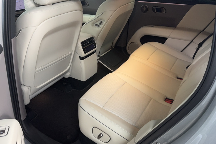 理想汽车 理想i6 2025 汽车图片 #11