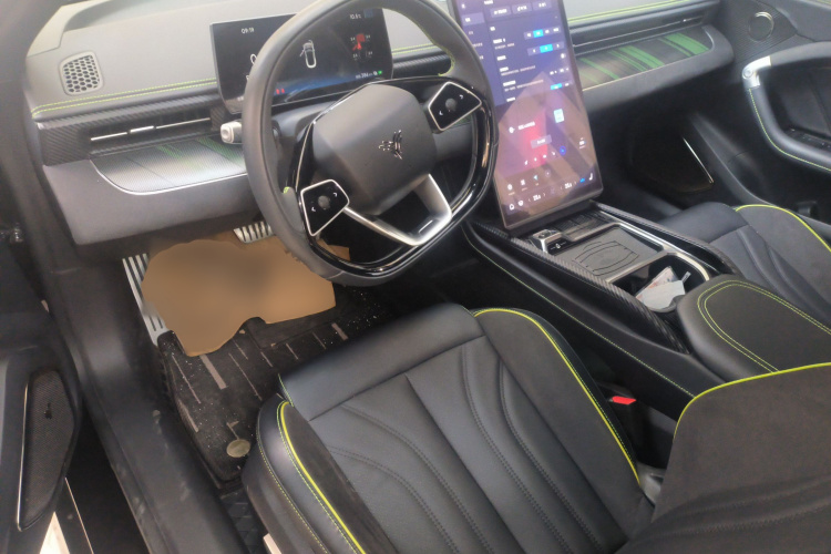 哪吒汽车 哪吒GT 2024 汽车图片 #11