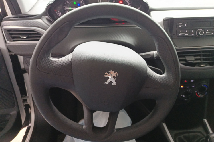 Peugeot 2008 2016 image de voiture #11