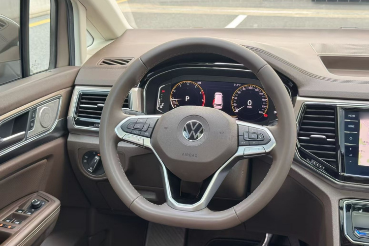 Volkswagen Viloran 2020 car image #11