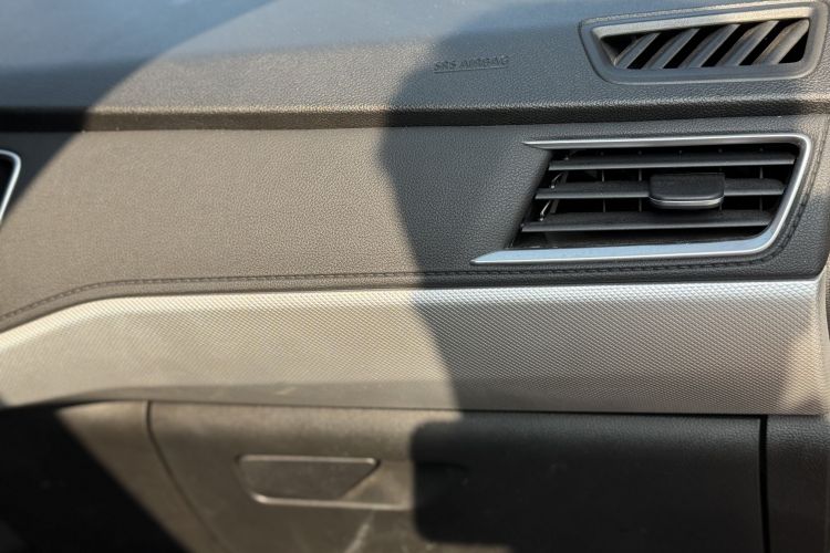 哪吒汽车 哪吒N01 2020 #11 哪吒汽车 哪吒N01 2020 汽车图片 #11