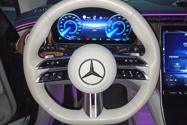 Mercedes-Benz EQE SUV 2023 immagine di auto #11