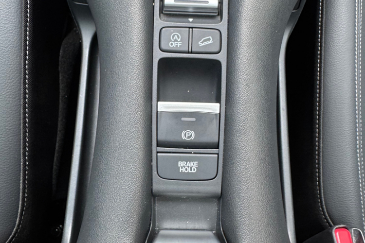 Honda ZR-V 2024 immagine di auto #11