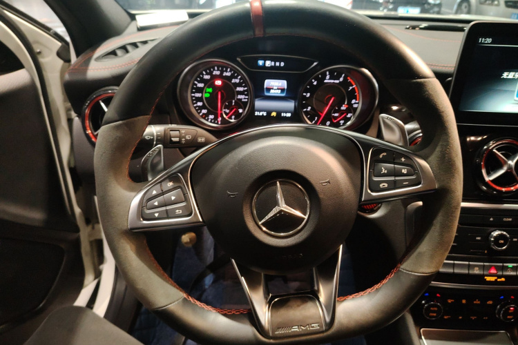 Mercedes-Benz GLA AMG 2017 car image #11