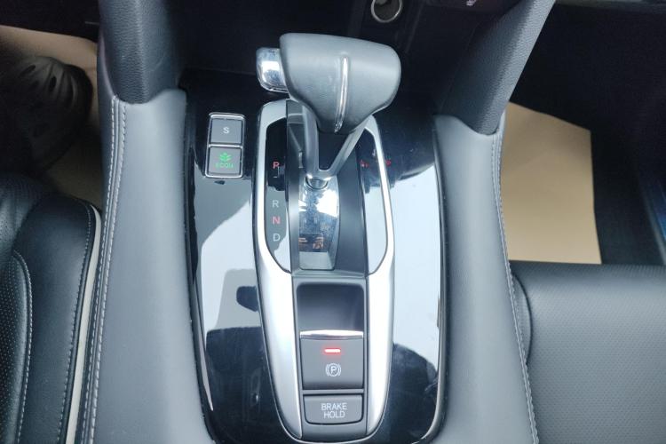 Honda UR-V 2018 #11 Honda UR-V 2018 car image #11