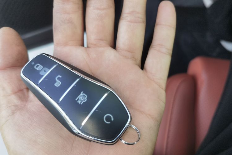 BYD Tang L 2025 #11 BYD Tang L 2025 car image #11