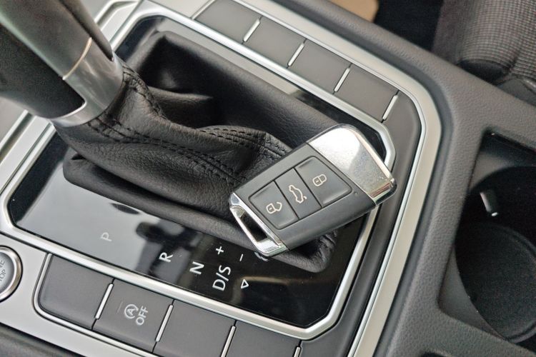 Volkswagen Passat Variant 2017 immagine di auto #11