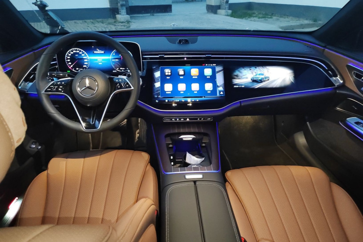 Mercedes-Benz E Class New Energy 2025 immagine di auto #11