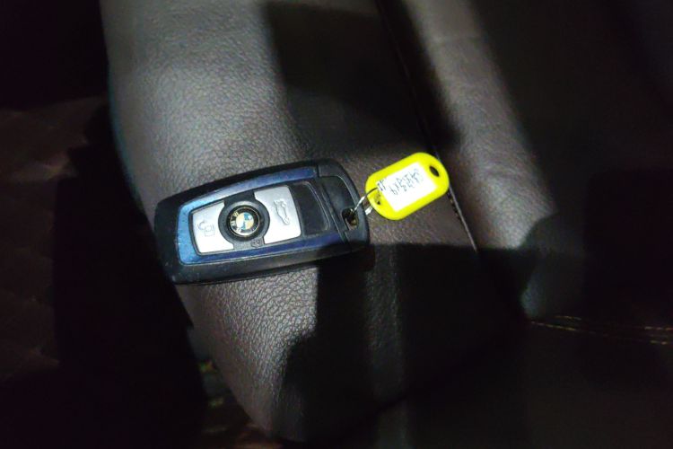 BMW X4 M40i 2018 #11 BMW X4 M40i 2018 car image #11