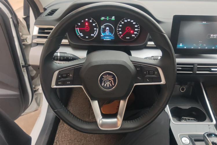 BYD Qin New Energy 2020 car image #11