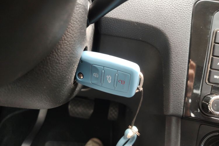 Skoda Rapid Spaceback 2016 car image #11