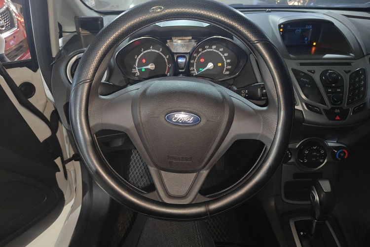 Ford Fiesta (Imported) 2016 immagine di auto #11