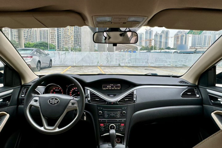 2016 car image #11
