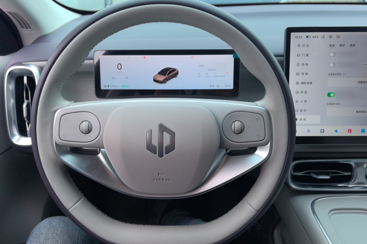 零跑汽车 零跑B01 2025 汽车图片 #11