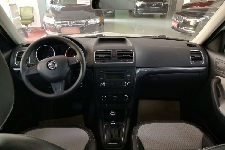 Skoda Yeti (Imported) 2016 car image #11