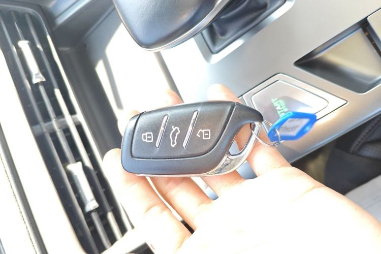 Roewe D5X DMH 2024 изображение автомобиля #11