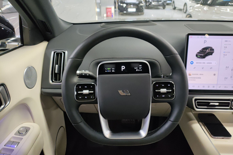 Li L8 2023 изображение автомобиля #11