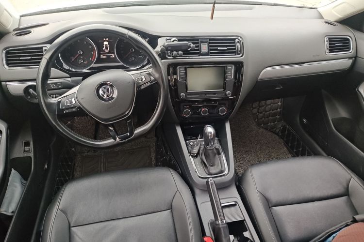 Volkswagen Sagitar 2018 immagine di auto #11