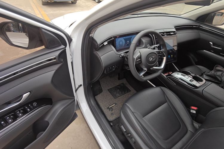 Hyundai Tucson 2021 car image #11