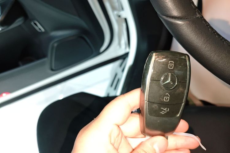 Mercedes-Benz EQB Class 2022 #11 Mercedes-Benz EQB Class 2022 car image #11