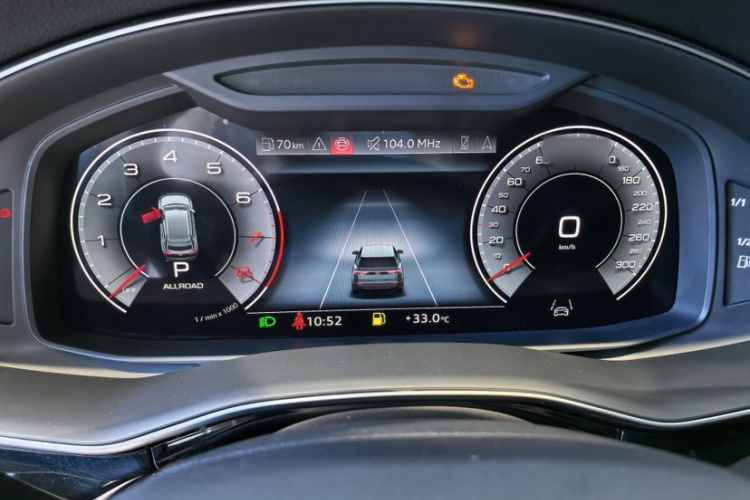 Audi Q8 2024 car image #11