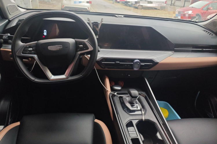 GEELY OkavangoR7 2024 car image #11