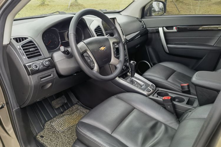 Chevrolet Captiva (Imported) 2015 car image #11