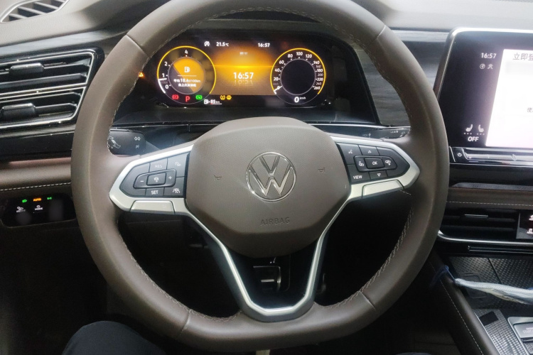 Volkswagen Viloran 2024 immagine di auto #11