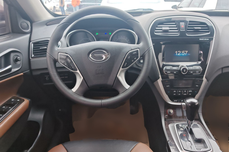 GAC Trumpchi GS5 Super 2015 car image #11