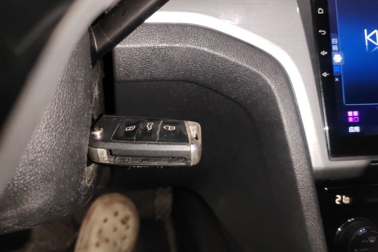 Volkswagen Lamando 2018 immagine di auto #11