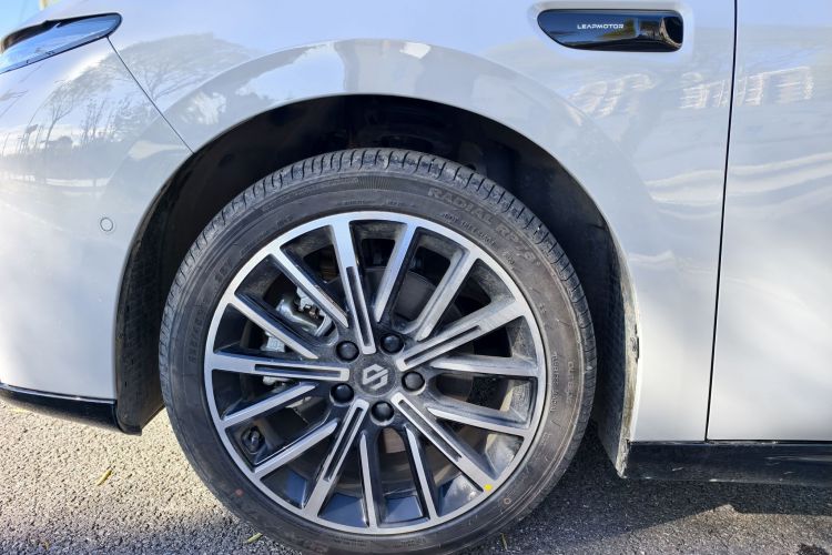 零跑汽车 零跑B01 2025 汽车图片 #11