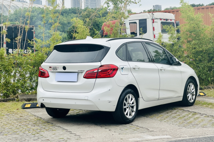 BMW 2 Series Tourer 2017 car image #11