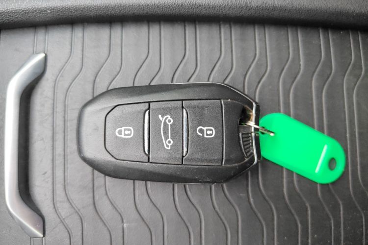 Citroen C4 PICASSO 2017 صورة سيارة #11