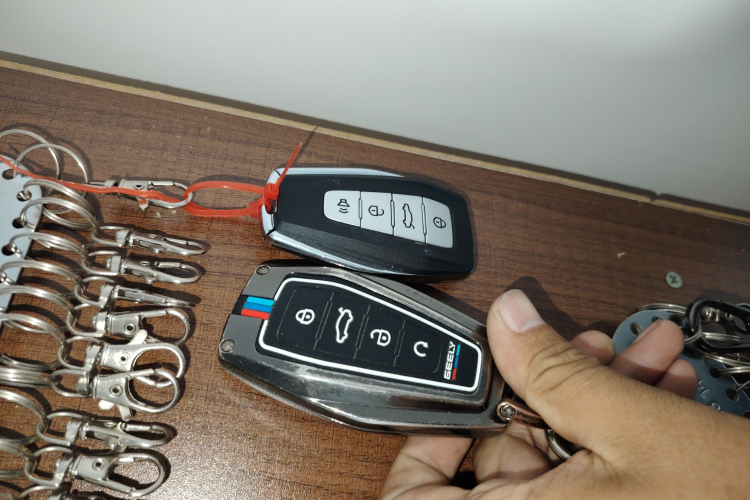 GEELY Coolray New Energy 2021 car image #11