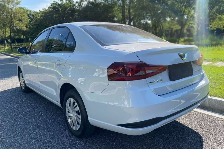 VA3 2020 car image #11