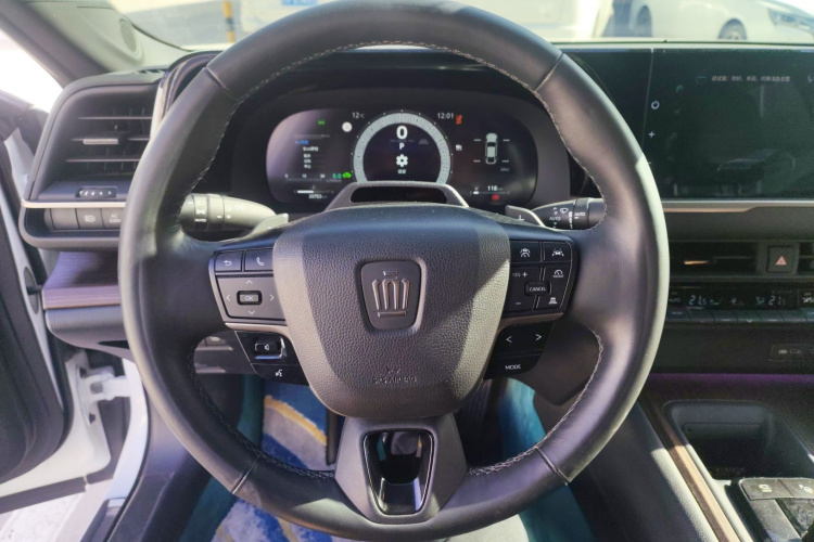 Toyota Crown 2024 immagine di auto #11