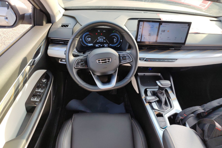 GEELY Emgrand L 2022 immagine di auto #11