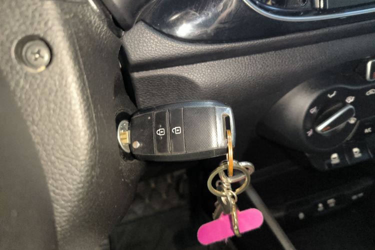 Kia Pegas 2020 car image #11