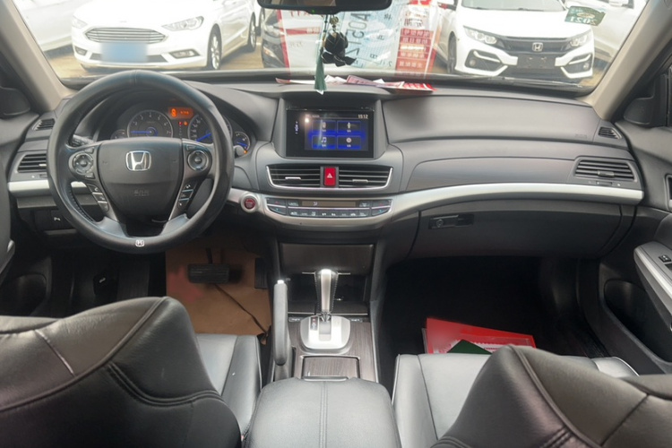 Honda CROSSTOUR 2016 car image #11