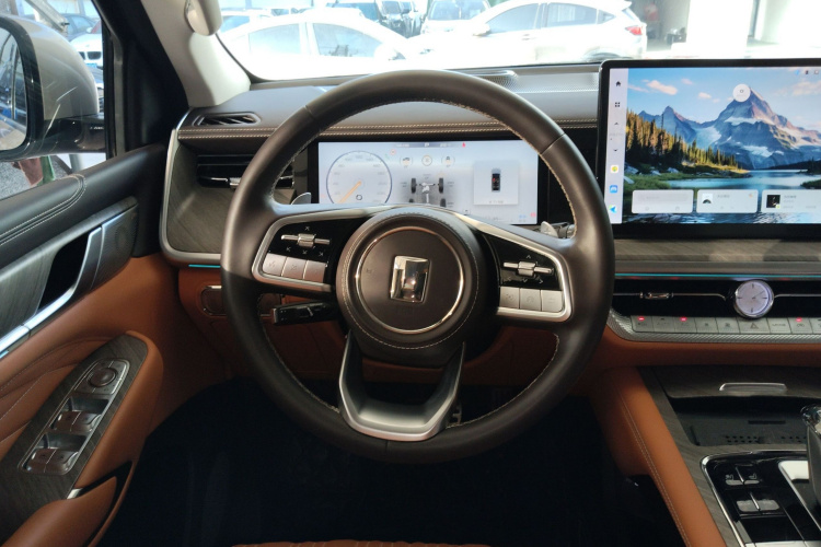 Tank 500 2023 car image #11